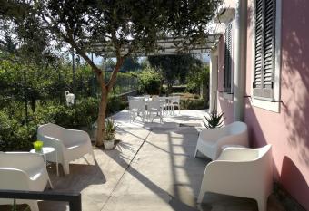 Miss Sicily B&B has Balcony rooms