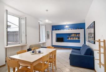 Casa Lilo Bordighera has Balcony rooms