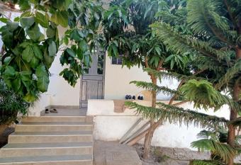 Biftu Home has Smoking/Balcony rooms