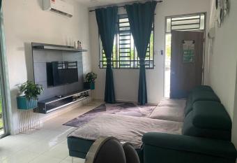 Creatills luxury homestay Kulim & hi-tech has Balcony rooms
