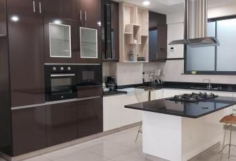 Tabere Heights 2bedroom Executive Apartments has rooms with a private hot tub