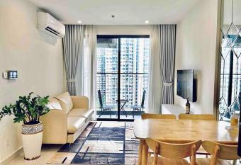 BB Home - Vinhomes 1BR Apartment With Pool View has Balcony rooms