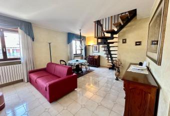 FLOWERS APARTMENT has Balcony rooms