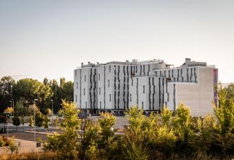 Home and CoLiving Pamplona allows 18 year olds to book a room