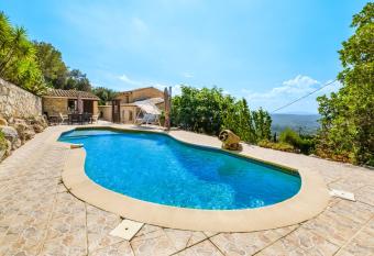 Villa avec jardin et piscine has Balcony rooms