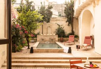 Palazzo Saetta has Balcony rooms