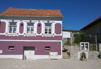 Traubengarten Winkler has Balcony rooms