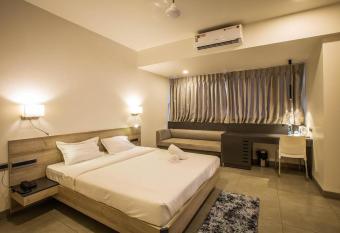 Coastal Pearl Hotel Margao Railway Station has Smoking rooms