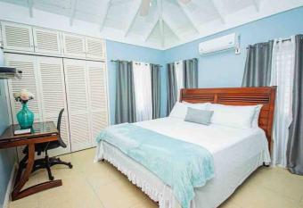 Villa @ The Palms - Ocho Rios allows 18 year olds to book a room