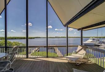 Olympus - 2BR Lodge - Fishermans Paradise has Balcony rooms