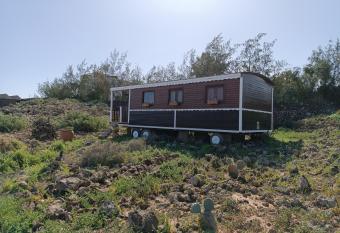 Roulotte hypie chic has Balcony rooms