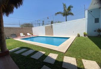 Casa Gaviota Casa Con Alberca y Palapa has Balcony rooms