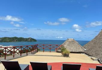 Departamento en exclusivo condominio has rooms with a private hot tub