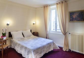 H  tel Marie Louise has Balcony rooms