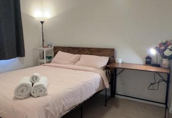 Room A shared bathroom and cozy room with the queen bed has Balcony rooms