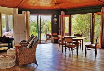 Wolvi Wonderland - Eco Escape has Balcony rooms