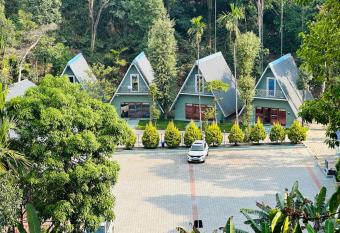 Falling Water Resort by Travent Mug has Balcony rooms