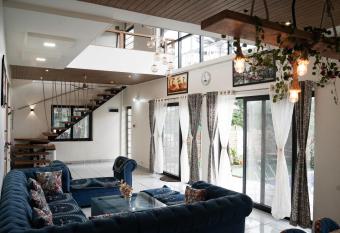 Tulip Villa has Balcony rooms