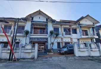 Grand Berbah Homestay Jogja has Balcony rooms