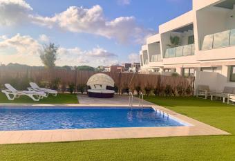 Via Augusta 62 has Balcony rooms