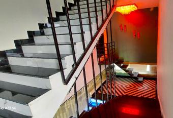 Millionaire s Stay has rooms with a private hot tub