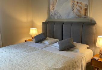 Villa MonteBaldo has Balcony rooms