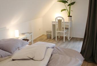 Messe- und G  stezimmer Hildesheim has Balcony rooms