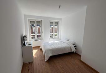 Chez Tiago has Balcony rooms