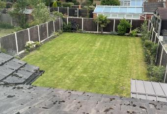 Beautiful 5-Bed House in Walsall has Balcony rooms