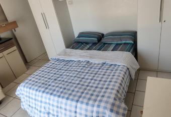 6 pessoas com vista para o mar has Balcony rooms