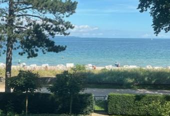 D  nenhaus 2 Schlafzimmer allows 18 year olds to book a room