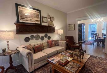 Classic Central Gardens Flat allows 18 year olds to book a room