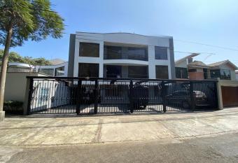 La Molina! Excelente ubicaci  n allows 18 year olds to book a room