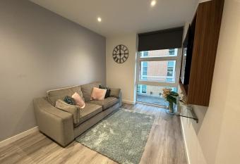 897 Silbury Blvd allows 18 year olds to book a room