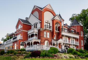 Niagara Grandview Boutique Hotel has Balcony rooms