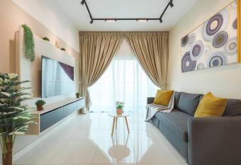 Modern Comfort Sunway City View 11pax 3Carpark has Balcony rooms