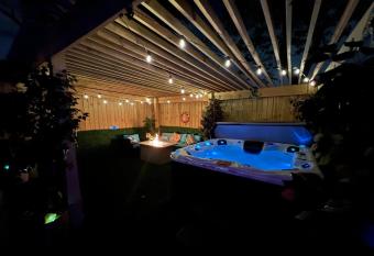 Derby City Getaway has Balcony rooms