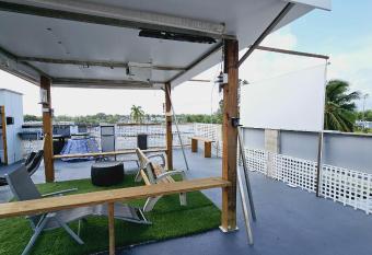 Jacuzzi, Terrace, Balcony, BBQ, Projector for Cine Night, Room Black & White has rooms with a private hot tub