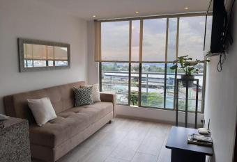 C  modo Apartamento a 10 min del Aeropuerto has Balcony rooms