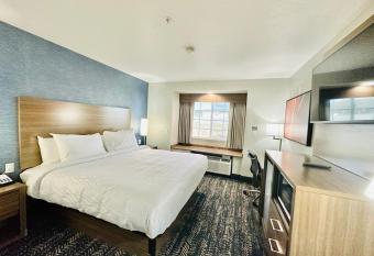 Best Western Bellemont Shadow Mountain Inn allows 18 year olds to book a room