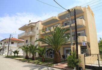 Vicky Rooms has Balcony rooms