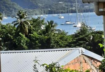 Bienvenue chez Monique allows 18 year olds to book a room