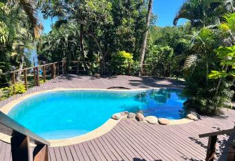 TG-04-G allows 18 year olds to book a room