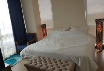 (null) has Balcony rooms