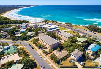 Cabarita Beachfront Apartments by Kingscliff Accommodation has Balcony rooms