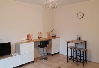 Les Jardins d Aurore has Balcony rooms