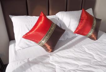 (null) has Balcony rooms