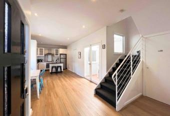 Glamorous 2Bdr with Hot tube in SouthMel (TF25223) has rooms with a private hot tub