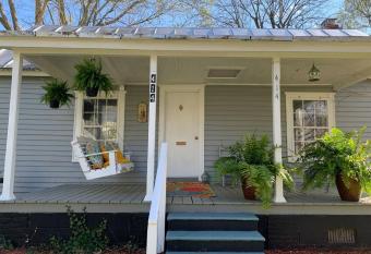 Cotton Mill Bungalow allows 18 year olds to book a room