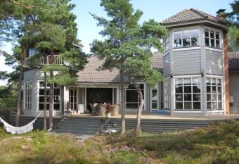 Villa Bergholmen has Balcony rooms